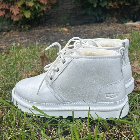 UGG Neumel Boots White Mens 10 - Picture 2 of 6